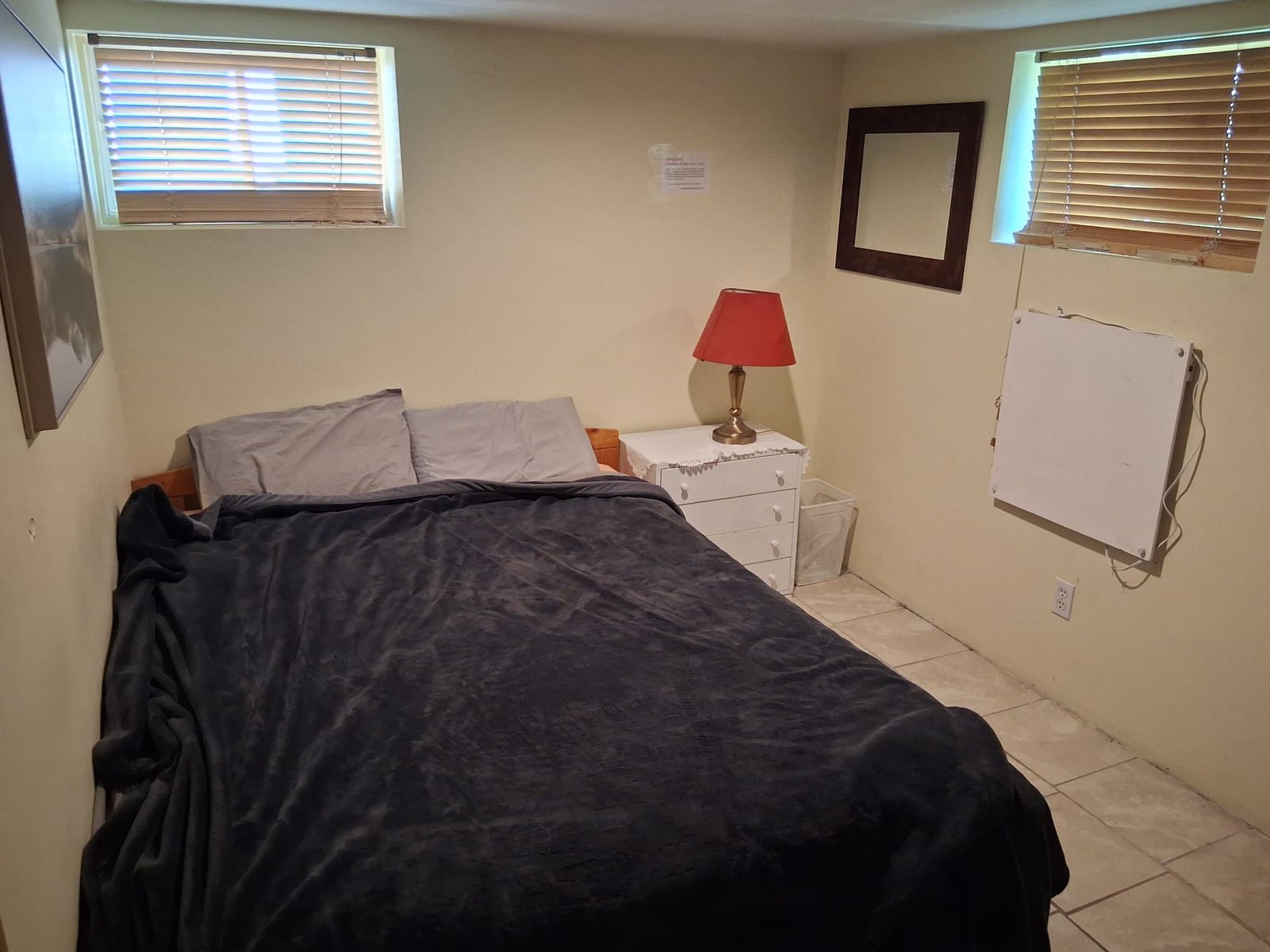 Arbutus Room Bed
